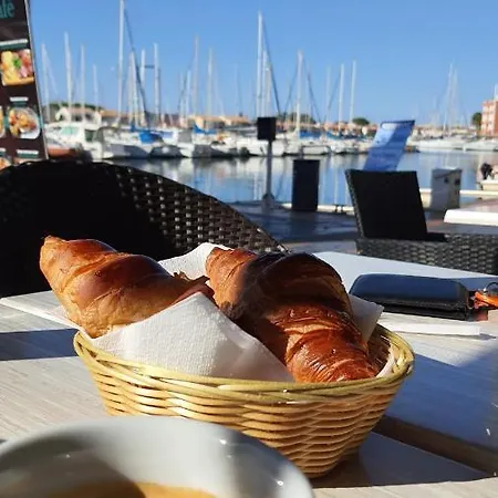 16 Le Cap D'agde Avec Parking Prive Proche Du Centre *